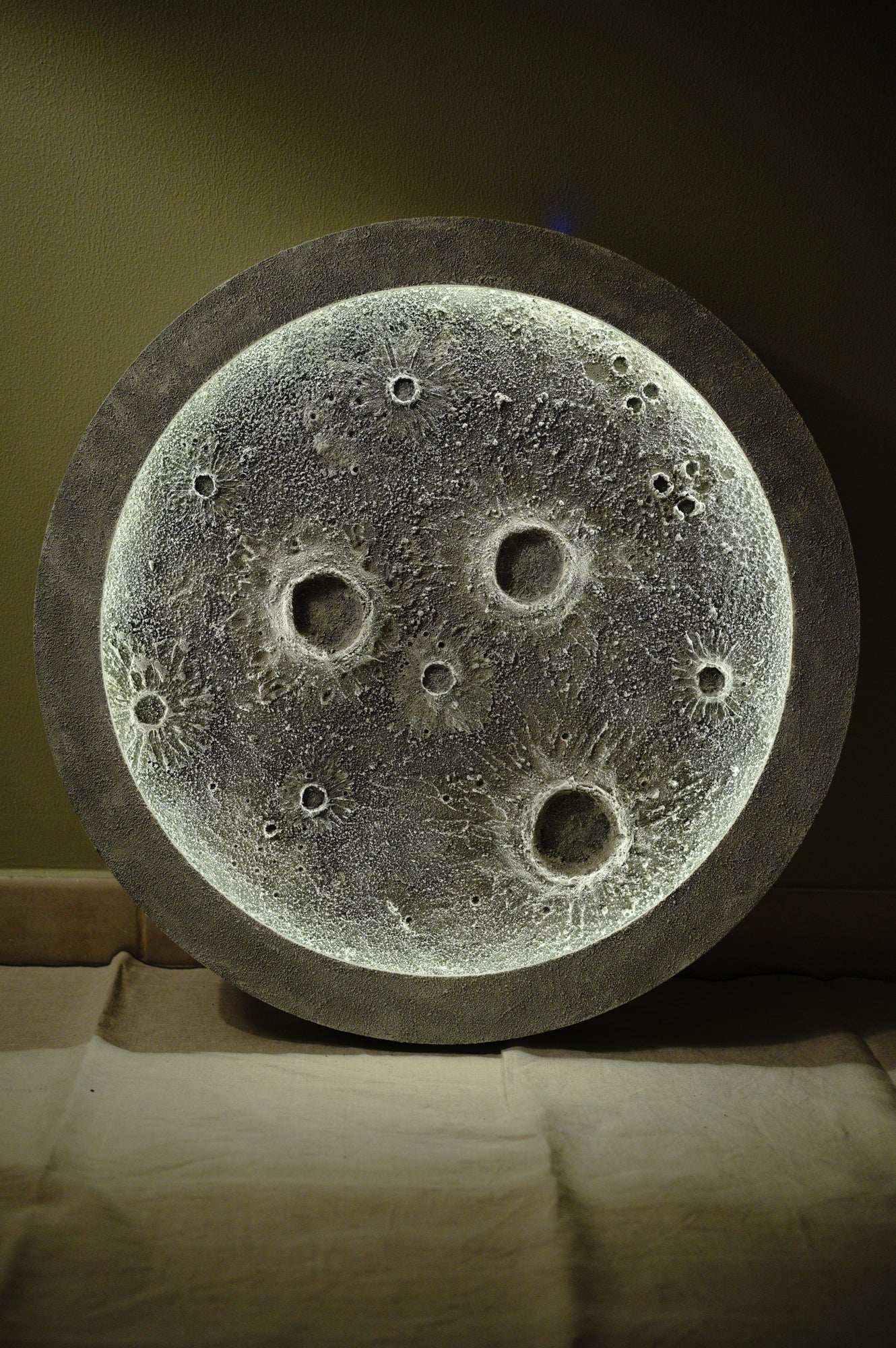 Moonlamp - Wall Art with Integrated Light
