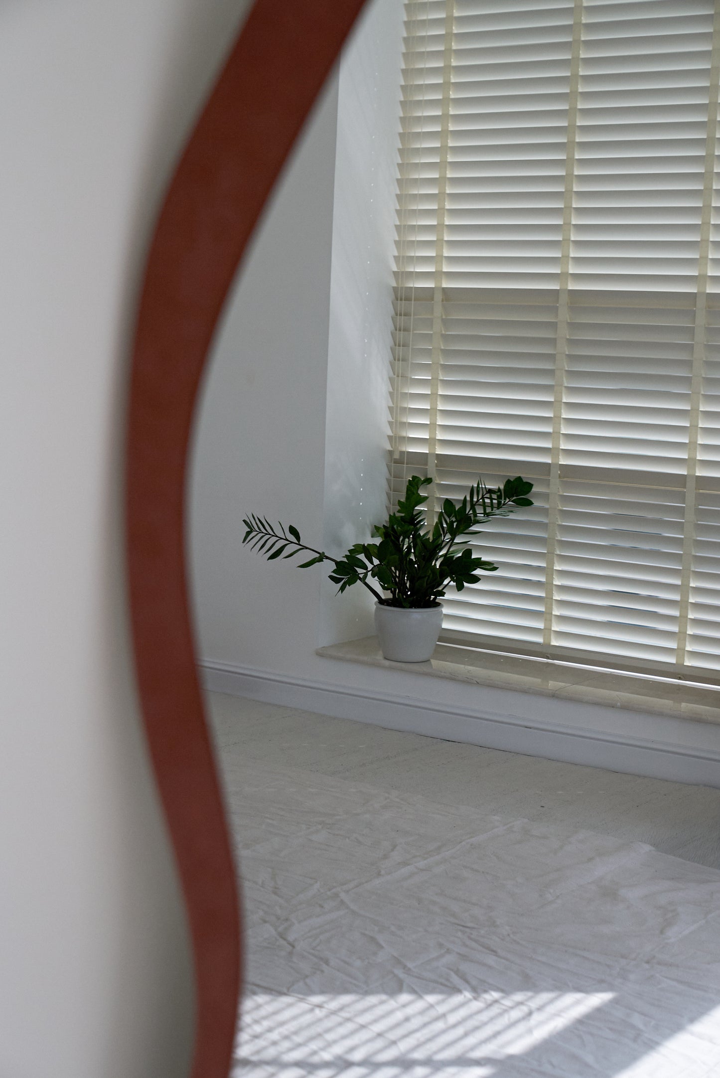 Oval Curve Mirror Red